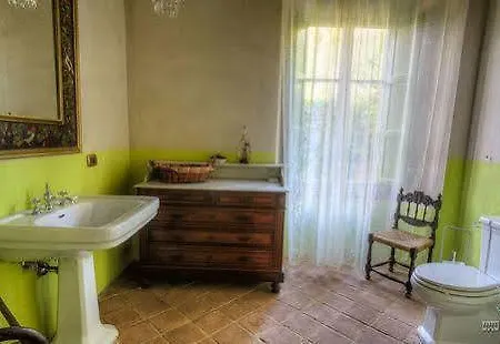 Del Giglio Villa *